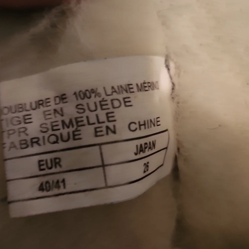 EMU Boots Womens Size 9 Sophie Suede Shearling Merino Wool Flaws